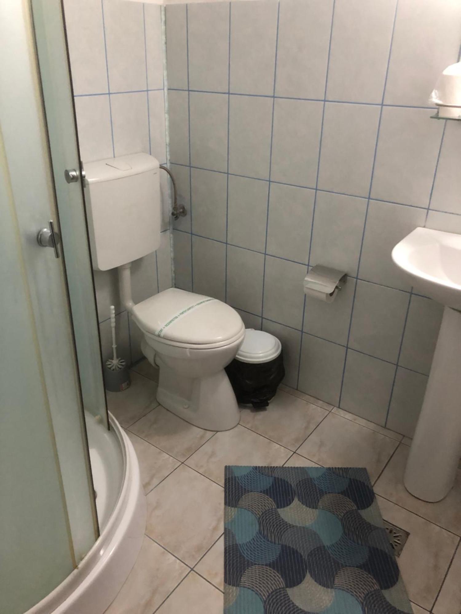 潘索尼尔住宅旅馆 Râmnicu Vâlcea 外观 照片