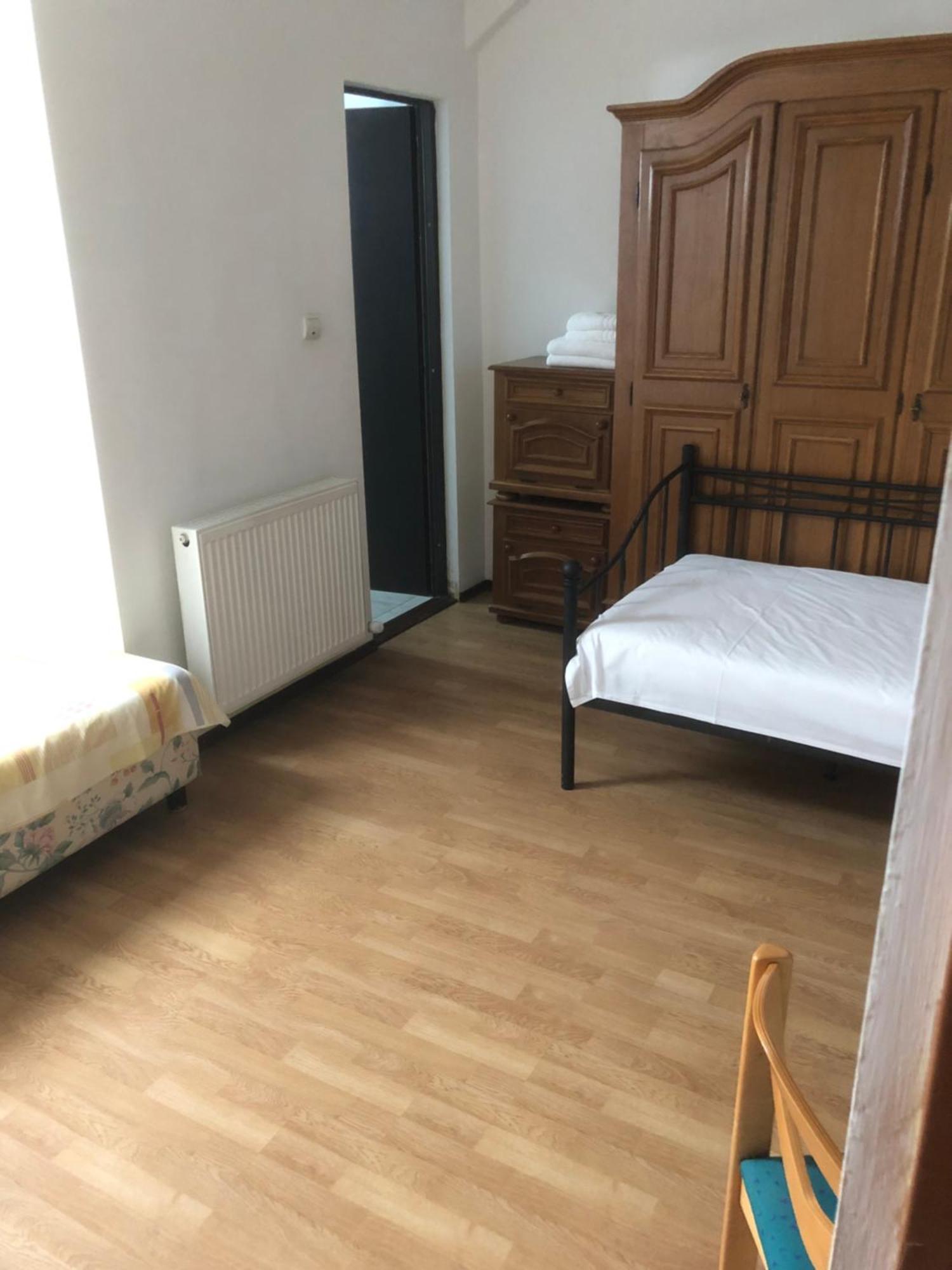 潘索尼尔住宅旅馆 Râmnicu Vâlcea 外观 照片