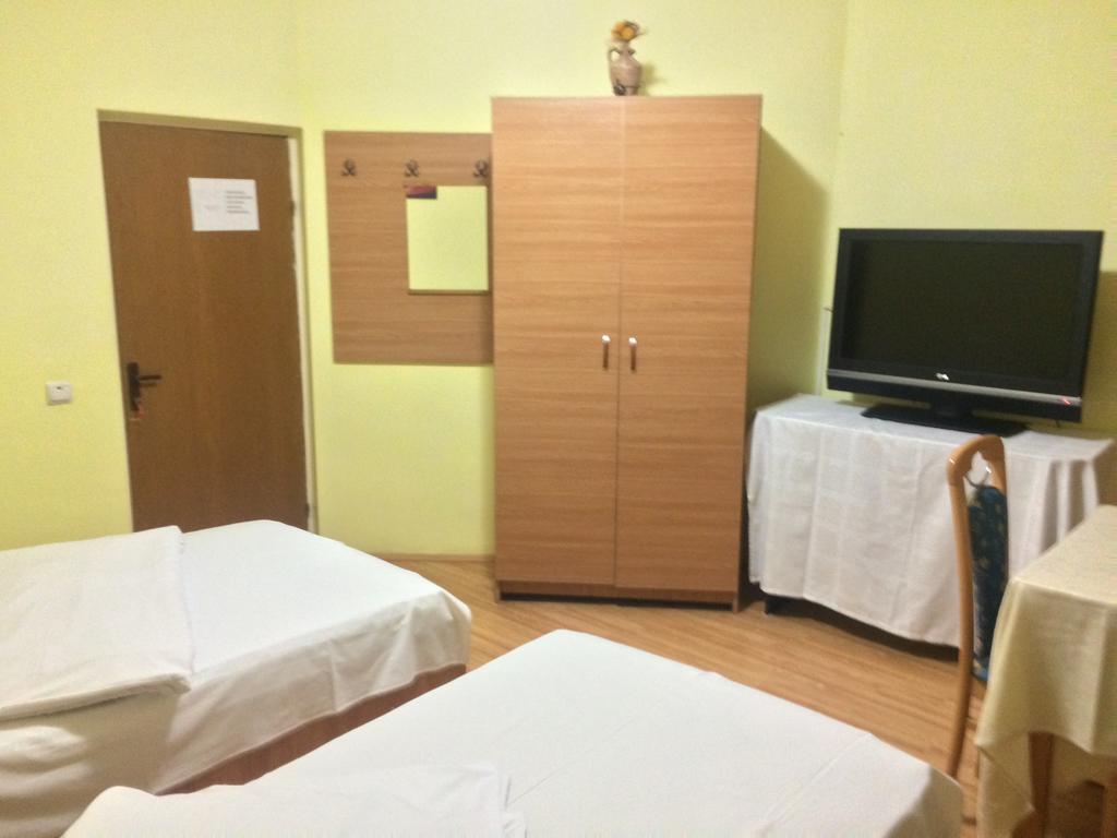 潘索尼尔住宅旅馆 Râmnicu Vâlcea 外观 照片